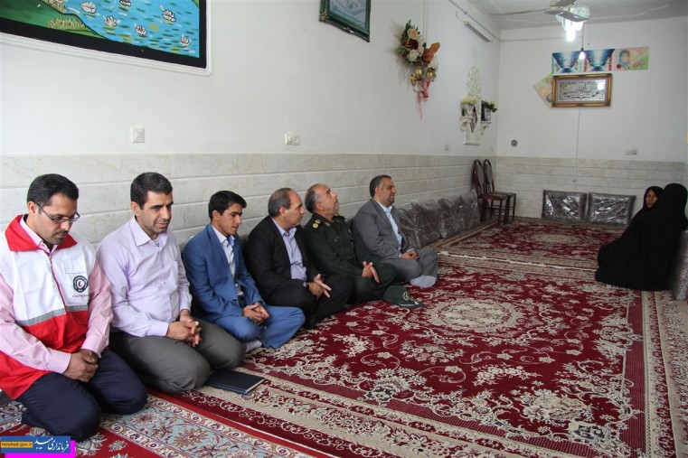 دیدارباخانواده شهدا (3).JPG